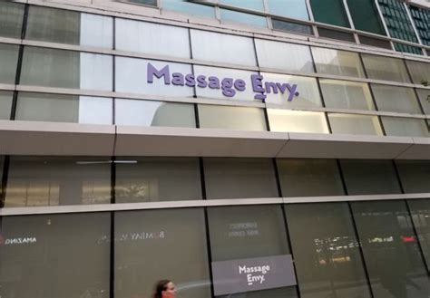 Massage Envy Chicago Streeterville River North 52 Photos And 162 Reviews 345 E Ohio St