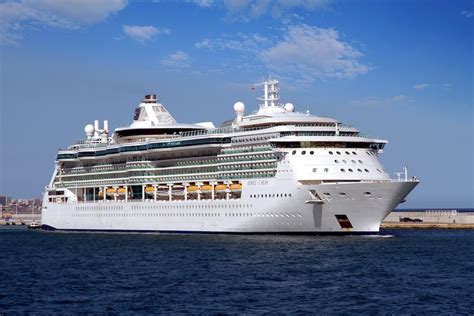 ล่องเรือสำราญ Jewel Of The Seas ของสายเรือ Royal Caribbean International