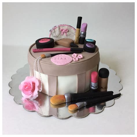 The cake is hot pink with a hand painted leopard sash and matching leopard make up bag. Make up lovers birthday cake ! | Cake, Birthday cake, Desserts