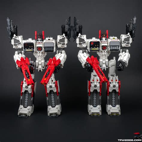 Tfw2005 Gallery Of Sdcc Metroplex Transformers News Tfw2005