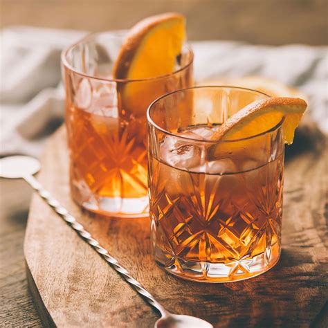 12 Whiskey Drinks To Make At Home And Impress Your Friends