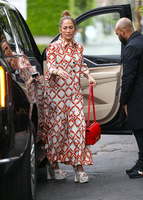See Jennifer Lopez Wear A Geometric Maxi Dress While Furniture Shopping