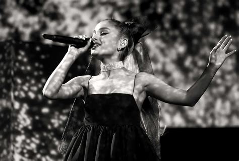 Ariana Grande Performing At The Billboard Music Awards 2018 In Las Vegas Ariana Grande Pictures