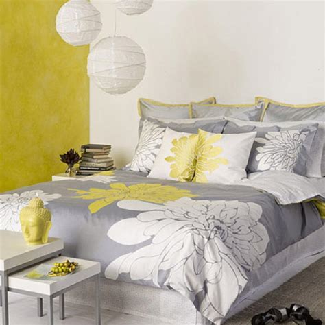 Whether it's rearranging furniture, moving around one of my favorite decorating color schemes is the combo of yellow and gray. Some Ideas of the Stylish Decorations and Designs of the ...