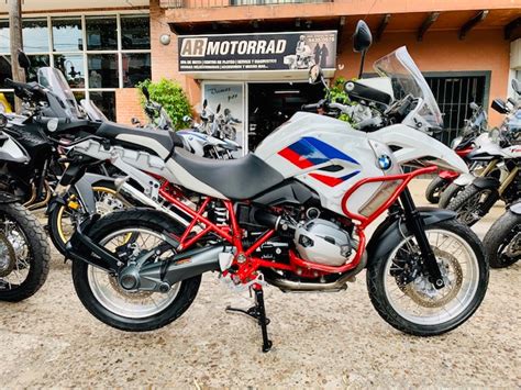 This pro bs6 variant comes with an engine putting out and of max power and max torque respectively. BMW R1200GS RALLYE | Lo de Nico