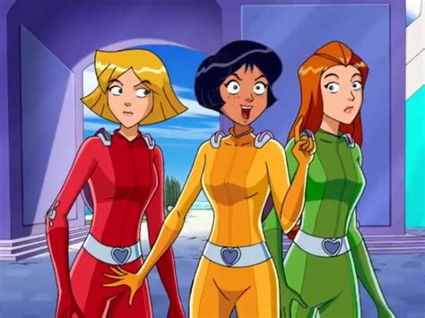 Pin By Naomi Kigu On Totally Spies Clover Totally Spies Totally Spies Cartoon Wallpaper Iphone