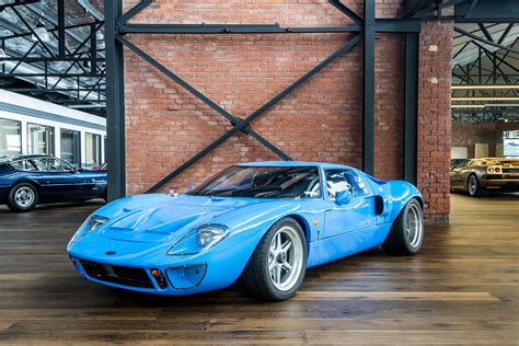 The story in a nutshell: 2013 Ford GT40 Coupe Recreation - Richmonds - Classic and Prestige Cars - Storage and Sales ...