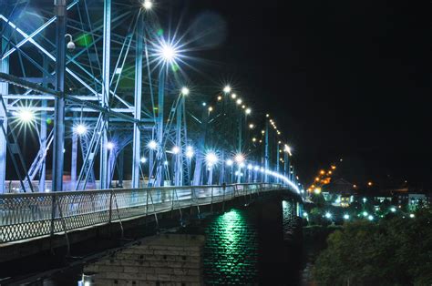 Walnut Street Walking Bridge At Nightseen In Chattanoogatennessee