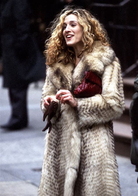 carrie bradshaw makes sex and the city history with her latest outfit vogue