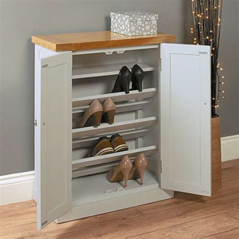 You can have the usual shoe cabinets that have equally spaced shoe cabinets may seem like a frivolous add on, but if you work them in your space, you will see how a unique shoe cabinet design makes your space. 45 Shoes Cabinet Design That You Have to Try | Shoe ...