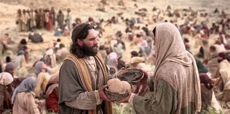 Jesús Y Su Milagro En La Multiplicación De Los Panes Y Peces