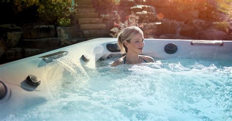 Summer Soaking Keep Hot Tub Temperature In Range Master Spas Blog