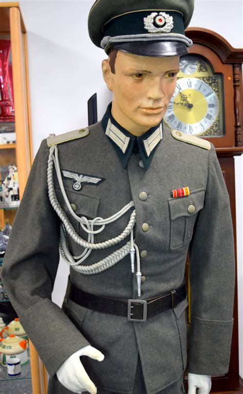 Ww2 German Army Officers Uniform Complete With Cap Braid Belt And