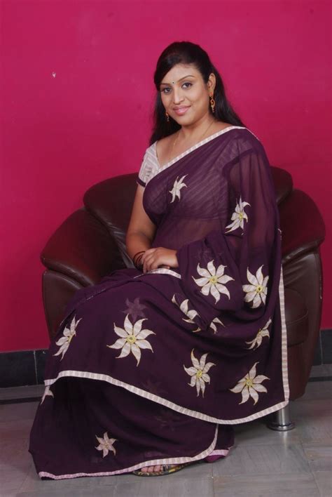telugu supporting actress uma hot saree photoshoot stills