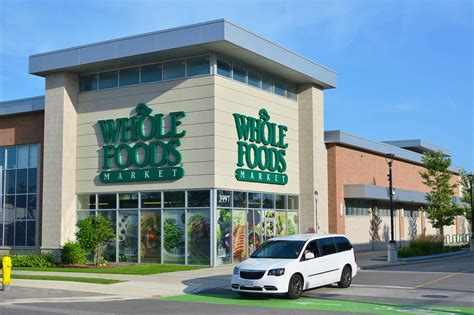 Whole Foods Is The Latest Grocery Store In Canada To Require Face Masks