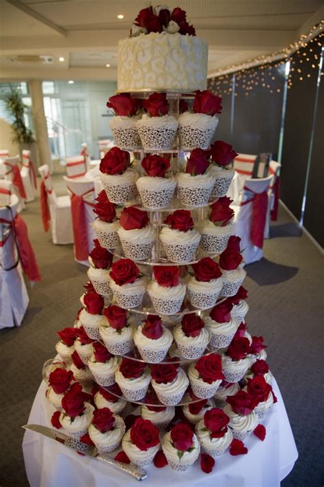 Amazing Red And White Wedding Cakes 26 Pic ~ Awesome