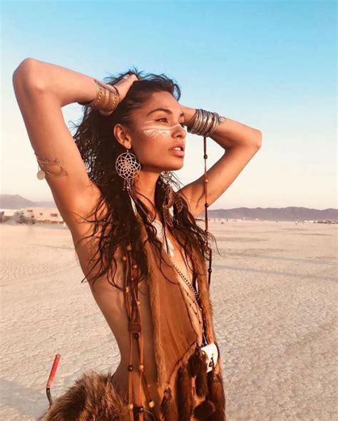 23 awesome photos from burning man 2019 burning man outfits burning man fashion burning man