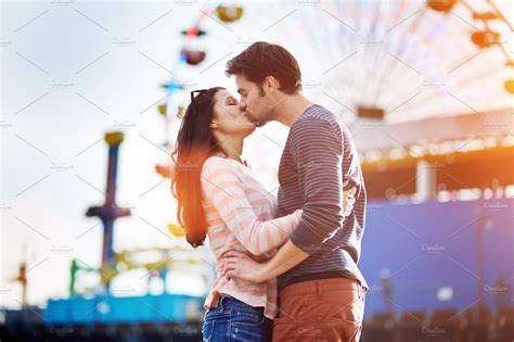 Romantic Photos Of Kissing People