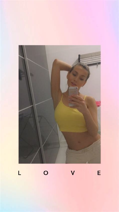 Tw Pornstars Subil Arch Twitter Mirror Selfie After Done Home Cleaning Up Im Thinking 8