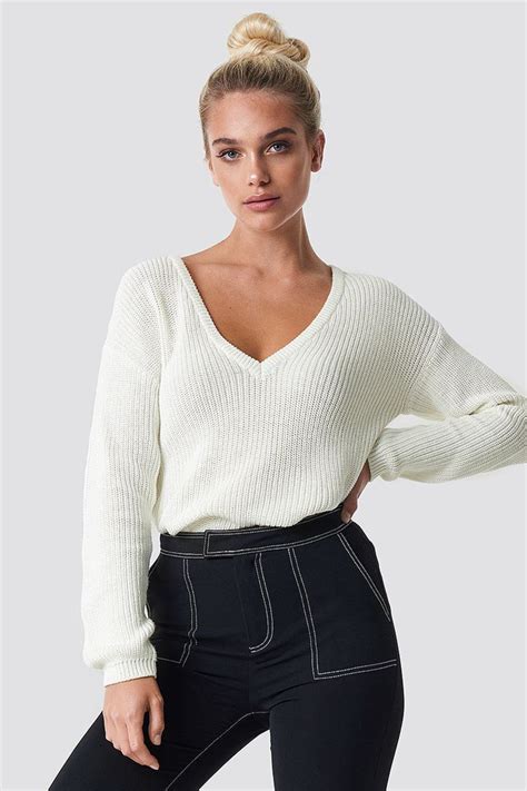Feeling Cozy But Want To Stand Out Combine A Knit Sweater And Dark