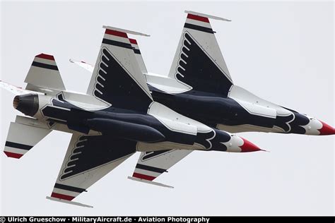 Photos Usaf Thunderbirds F 16 Fighting Falcon Militaryaircraftde