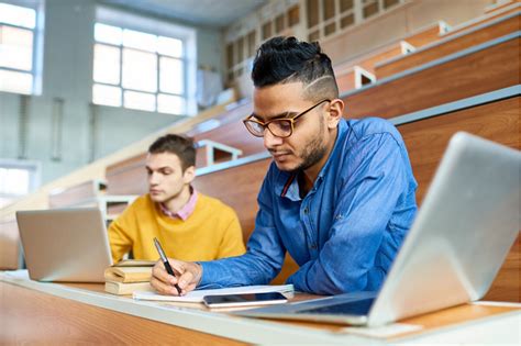 12 kerja sampingan online untuk karyawan dan mahasiswa. Kuliah Online? Cobain 3 Ide Bisnis Sampingan Mahasiswa