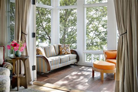Small Sunroom Design Ideas As A Comfortable Relaxation Room Small