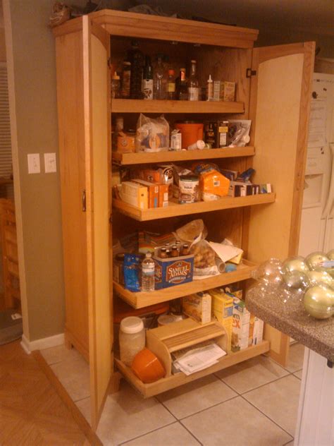 It was an amazing makeover, although the creator spent quite a lot, this is a pretty expensive project but the pantry cabinet built from it is worth every penny. Pin on Ideas casa