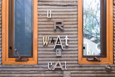 ✅{ a cinch to set up } simply fill the outer ring with air and the. Wanddeko für den Garten: 13 kreative Ideen