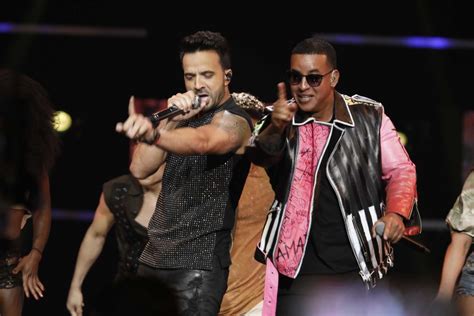 Luis Fonsi Daddy Yankee Y Su Despacito En The Voice