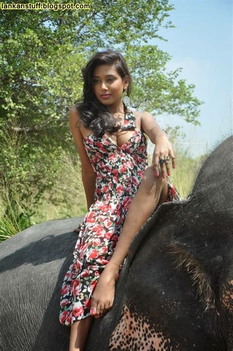 හර පස Arts Entertainment Online Image Galleries Sri Lankan Models Photos