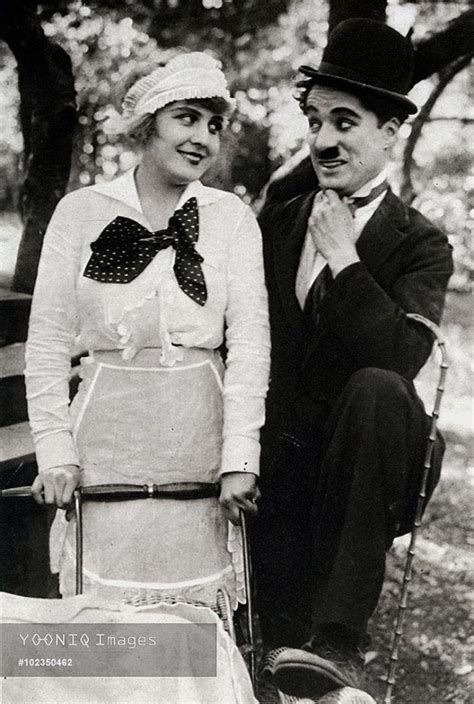 Charlie Chaplin Edna Purviance In The Park March Essanay