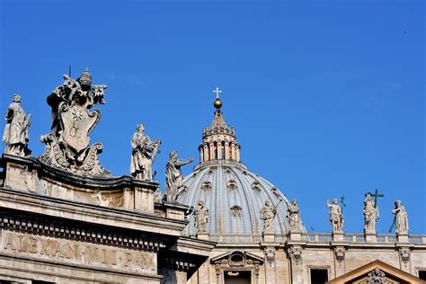 Guided Tour Of Saint Peters Basilica In Rome In French Ceetiz
