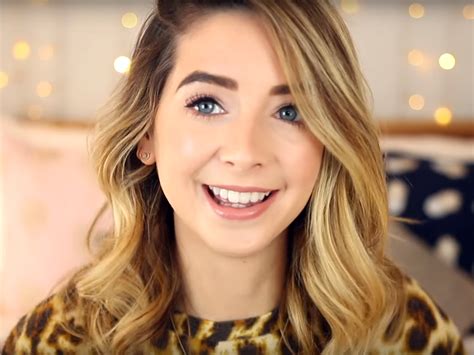 zoella wiki bio net worth brother dating engaged spouse nationality