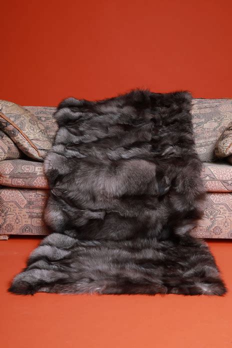 Blue Frost Fox Fur Blanket Throw Halfskins Skandinavik Fur