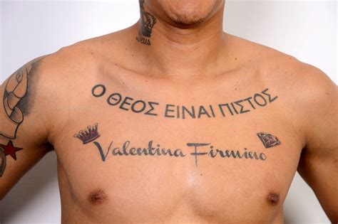 o Φιρμίνο το τατουάζ στα ελληνικά και η Λίβερπουλ pics sdna