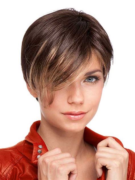 The fringe is also rather long to create an impression of a longer hairstyle. 20 Long Pixie Haircuts You Should See | Short Hairstyles ...