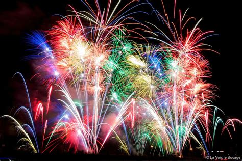 Les magiciens du feu, n°1 de la vente de feu d'artifice sur internet spécialiste du feu d'artifice depuis les années 1980, nous démocratisons un art luxueux pour le plus grand nombre, grâce à des artifices automatiques, proposant un unique allumage à mèche. 14 juillet : où voir un beau feu d'artifice | La Voix le ...