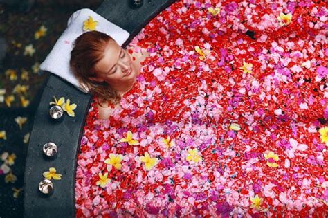 Deluxe Flower Bath At The Aroma Spa Retreat In Sanur Bali