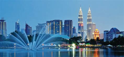 Malaysia ranks number 45 in the list of countries (and dependencies) by population. Malaysia - Singapore - Chariot World Tours Ltd.