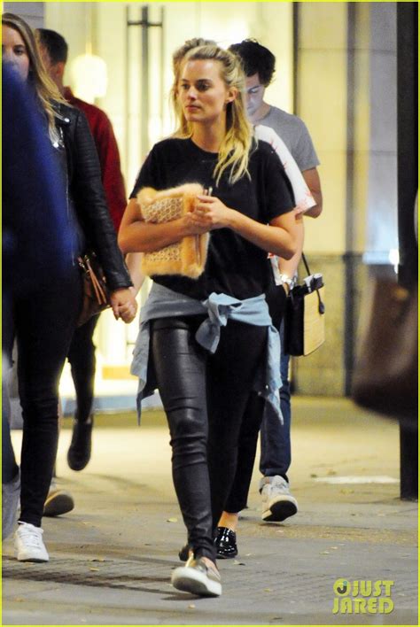 Photo Margot Robbie Hangs With Amber Heard After Divorce Settlement 08