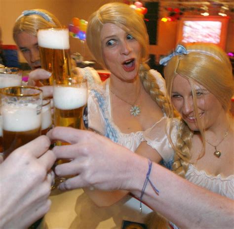 Seinen höhepunkt erreicht fasching in der eigentlichen fastnachtswoche. Karneval: Wann ist „Bützchen" sexuelle Nötigung? 7 ...