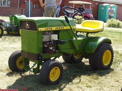 John Deere 70 Lawn Tractor F