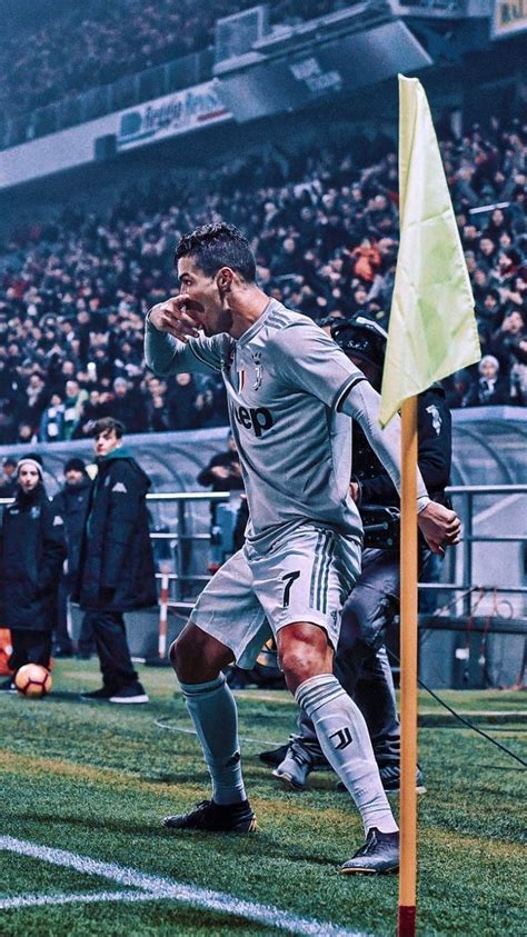 Hd wallpaper cristiano ronaldo juventus is the best high resolution wallpaper image in 2019. Photo de Cristiano Ronaldo : #cristianoronaldo #cr7 # ...