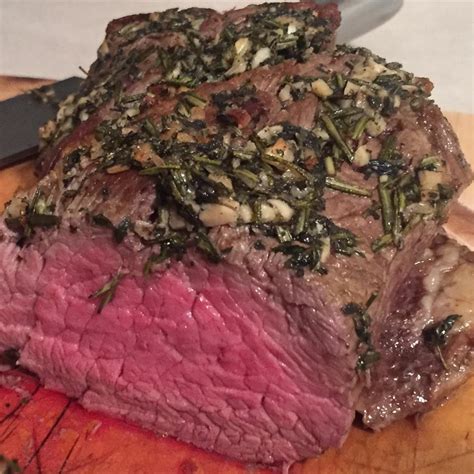 Spread half of the butter on the roast. What Sauce Goes With Herb Crusted Beef Tenderloin - Herb ...