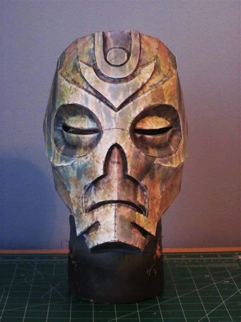 Mandalorian style chest armor, shape and design inspired by the sabine wren character. skyrim dragon priest mask papercraft (mit Bildern ...