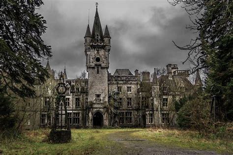 8 Miranda Castle Belgium Is Home To One Of The Creepiest Old Castles