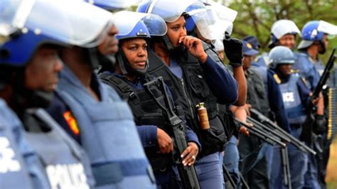 south african police arrest striking miners south africa news al jazeera