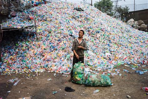 Los Plásticos Se Acumulan En Todo El Mundo Desde Que China Se Ha Negado