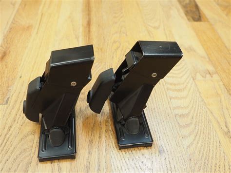 Thule 400 Roof Rack Towers Only Vgc Set Of Two Pair Ebay